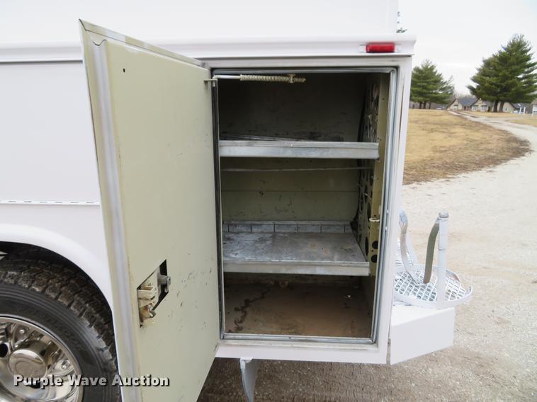 image for item DG3851 2003 Ford F550 Super Duty XL utility truck