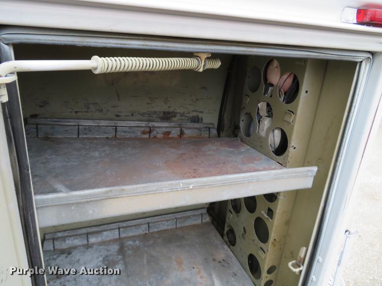 image for item DG3851 2003 Ford F550 Super Duty XL utility truck