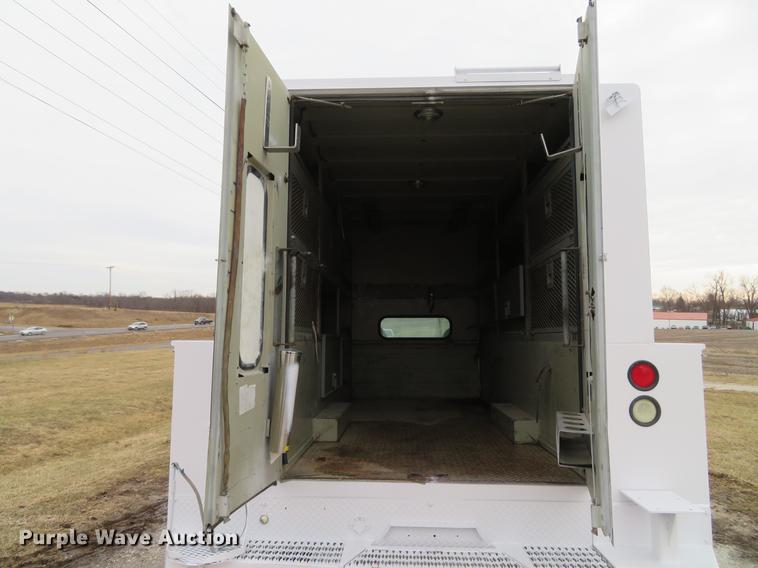 image for item DG3851 2003 Ford F550 Super Duty XL utility truck