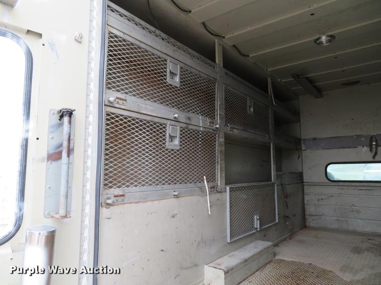 image for item DG3851 2003 Ford F550 Super Duty XL utility truck