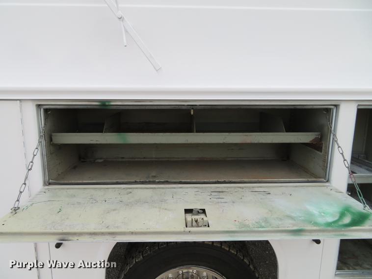 image for item DG3851 2003 Ford F550 Super Duty XL utility truck