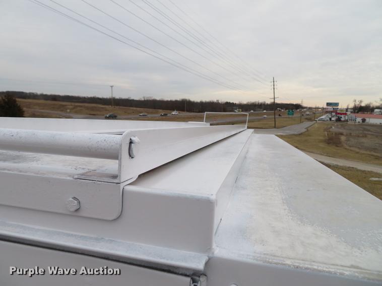 image for item DG3851 2003 Ford F550 Super Duty XL utility truck