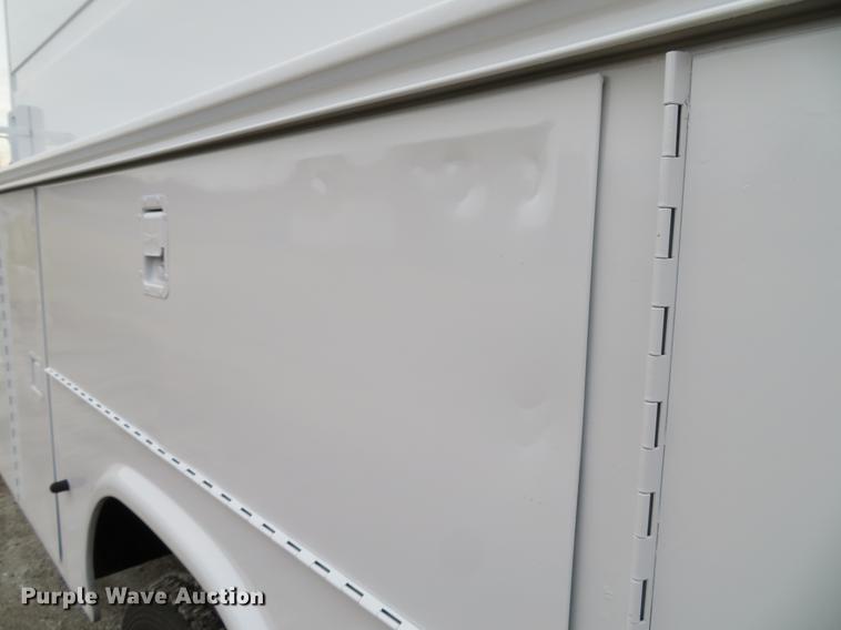 image for item DG3851 2003 Ford F550 Super Duty XL utility truck