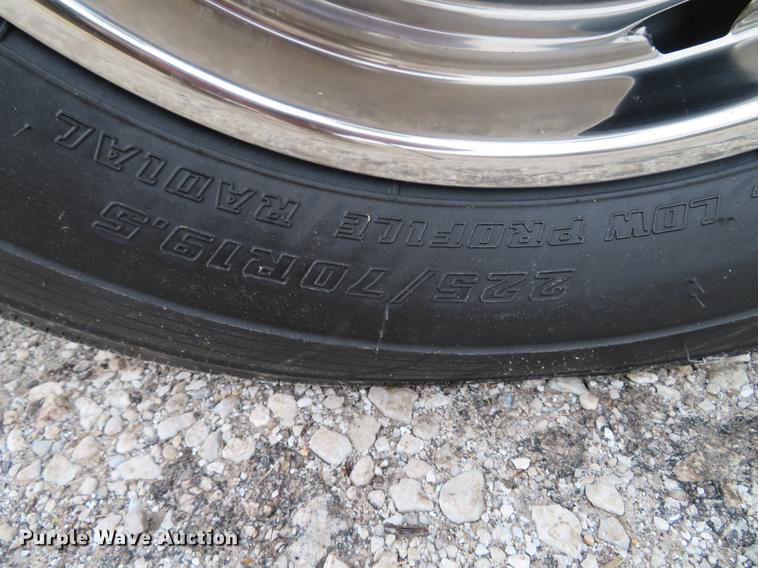 image for item DG3851 2003 Ford F550 Super Duty XL utility truck