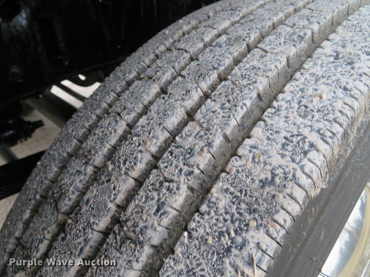 image for item DG3851 2003 Ford F550 Super Duty XL utility truck