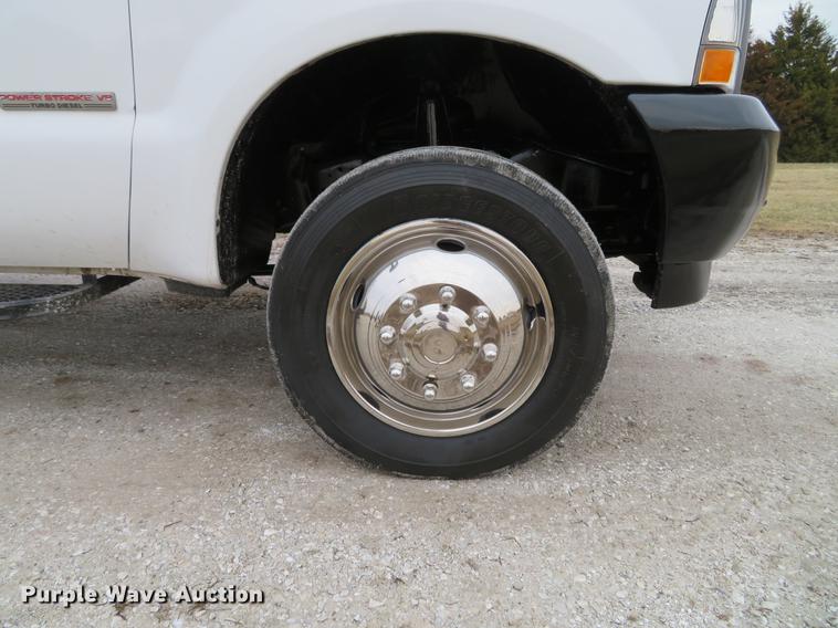 image for item DG3851 2003 Ford F550 Super Duty XL utility truck