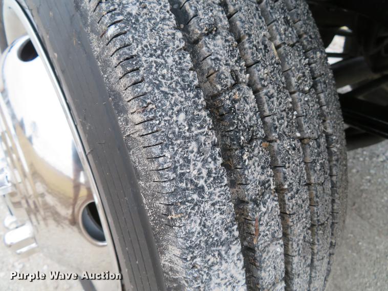 image for item DG3851 2003 Ford F550 Super Duty XL utility truck