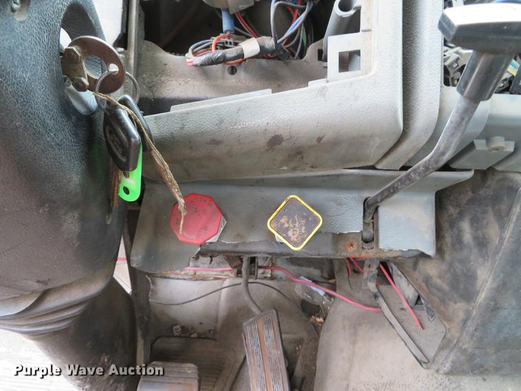 image for item DG3882 1992 Ford CF8000 seal coat truck