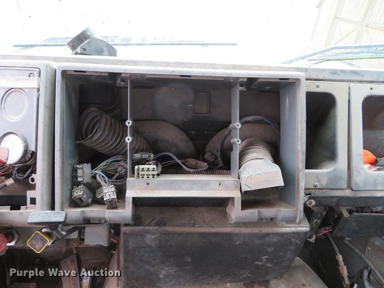 image for item DG3882 1992 Ford CF8000 seal coat truck