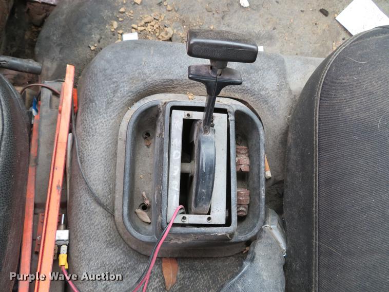 image for item DG3882 1992 Ford CF8000 seal coat truck