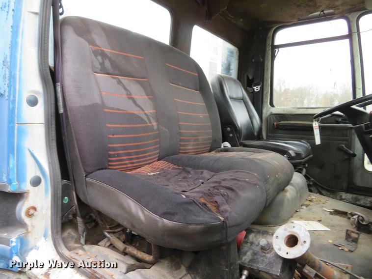 image for item DG3882 1992 Ford CF8000 seal coat truck