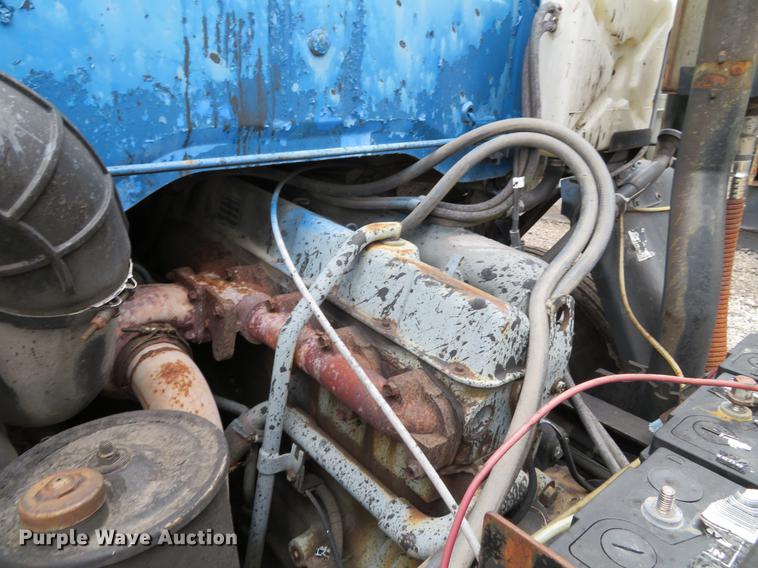 image for item DG3882 1992 Ford CF8000 seal coat truck