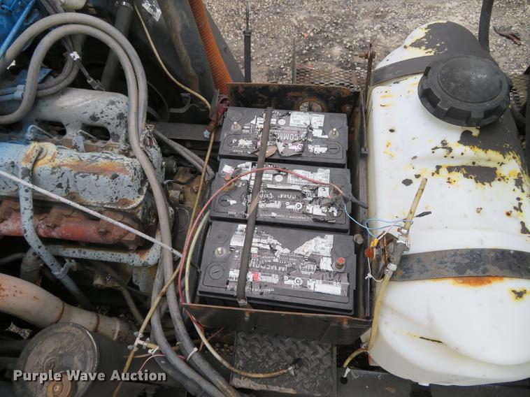 image for item DG3882 1992 Ford CF8000 seal coat truck