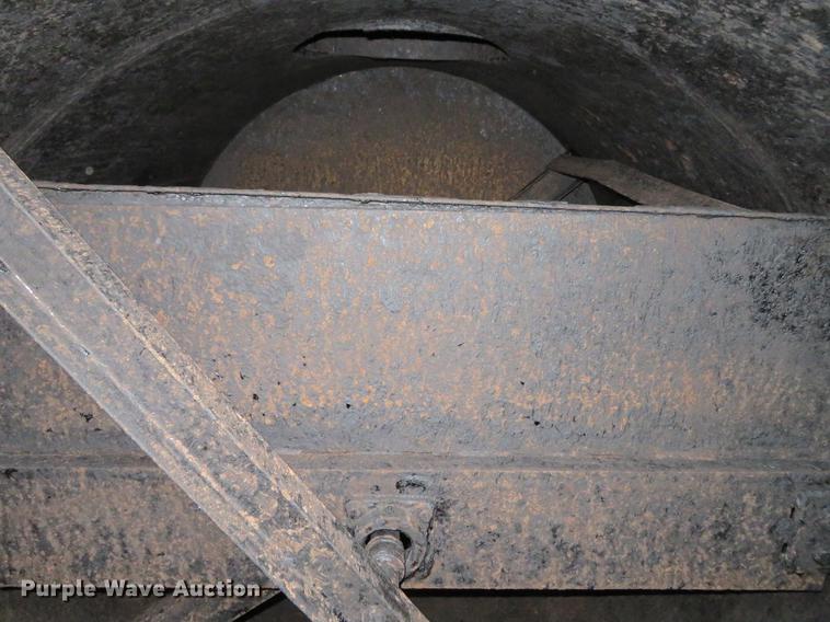 image for item DG3882 1992 Ford CF8000 seal coat truck