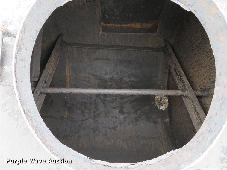 image for item DG3882 1992 Ford CF8000 seal coat truck