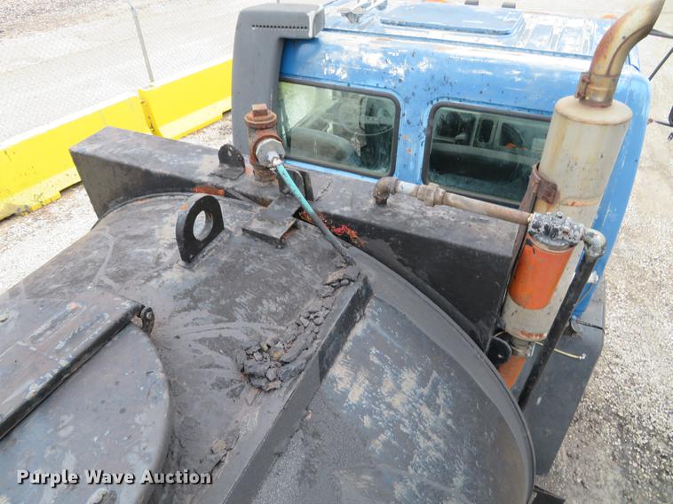 image for item DG3882 1992 Ford CF8000 seal coat truck