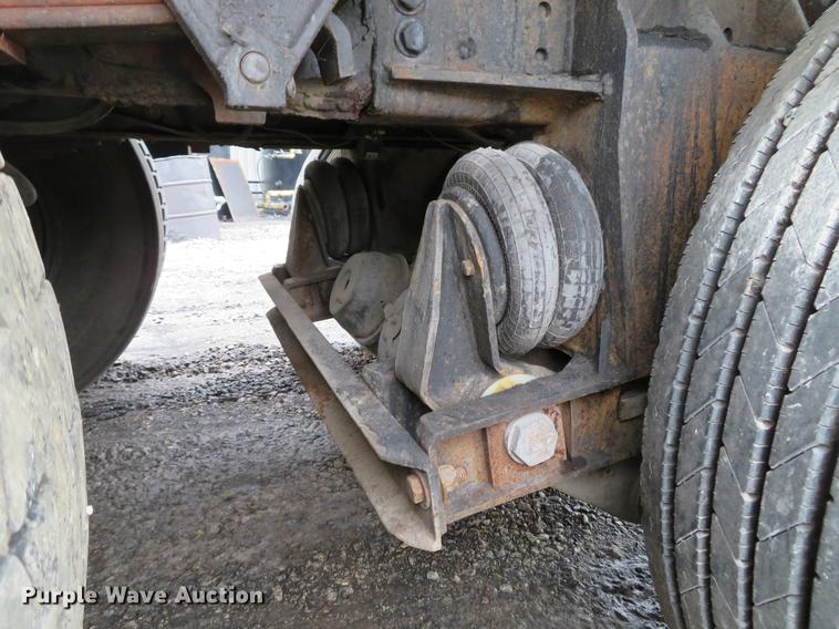 image for item DG3882 1992 Ford CF8000 seal coat truck