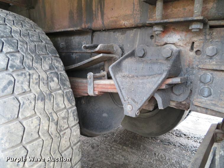 image for item DG3882 1992 Ford CF8000 seal coat truck