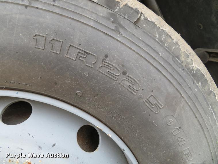 image for item DG3882 1992 Ford CF8000 seal coat truck