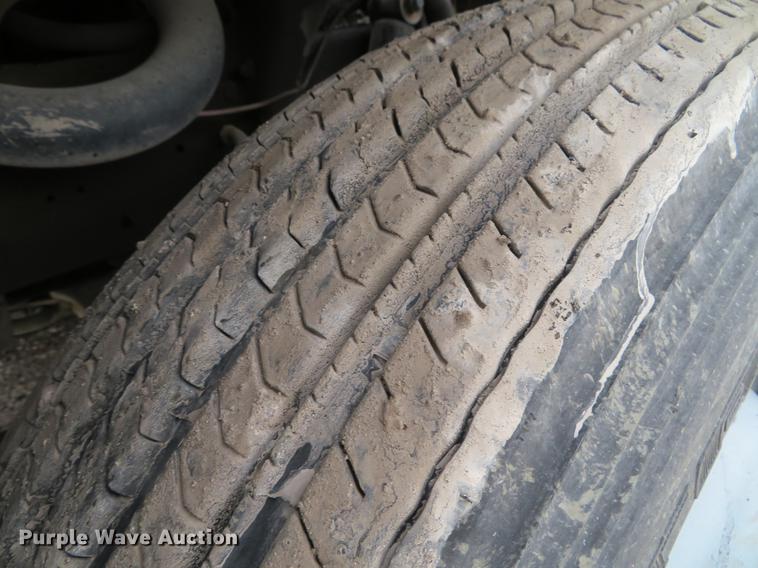 image for item DG3882 1992 Ford CF8000 seal coat truck