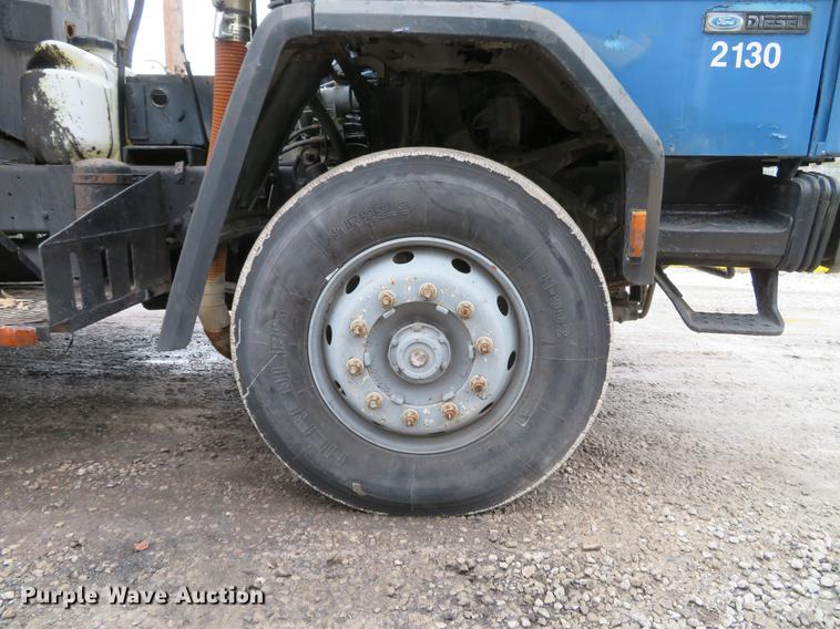 image for item DG3882 1992 Ford CF8000 seal coat truck