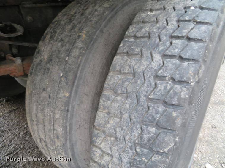 image for item DG3882 1992 Ford CF8000 seal coat truck