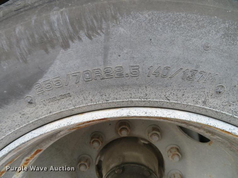 image for item DG3882 1992 Ford CF8000 seal coat truck