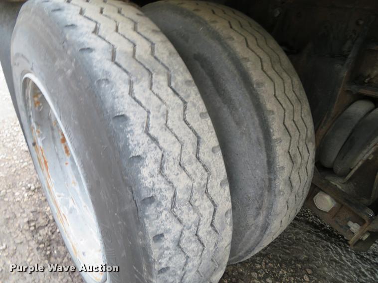 image for item DG3882 1992 Ford CF8000 seal coat truck