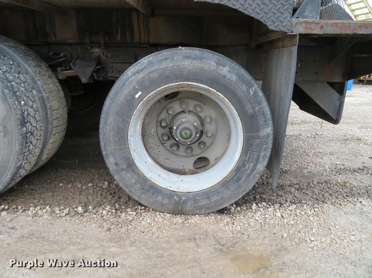 image for item DG3882 1992 Ford CF8000 seal coat truck