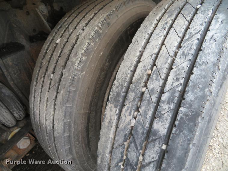 image for item DG3882 1992 Ford CF8000 seal coat truck