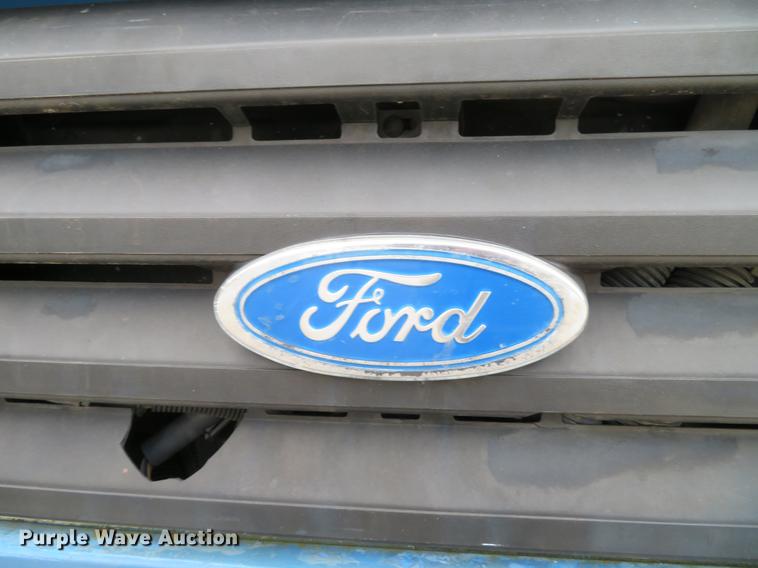 image for item DG3882 1992 Ford CF8000 seal coat truck