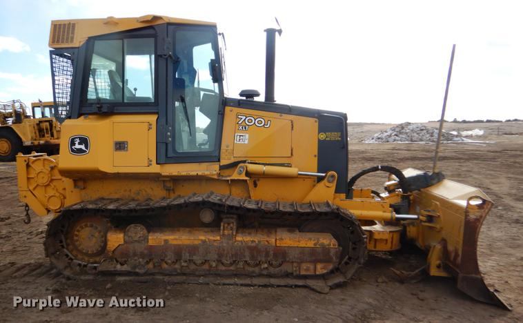 image for item DY9223 2007 John Deere 700J XLT dozer