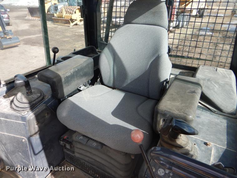 image for item DY9223 2007 John Deere 700J XLT dozer