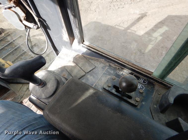 image for item DY9223 2007 John Deere 700J XLT dozer