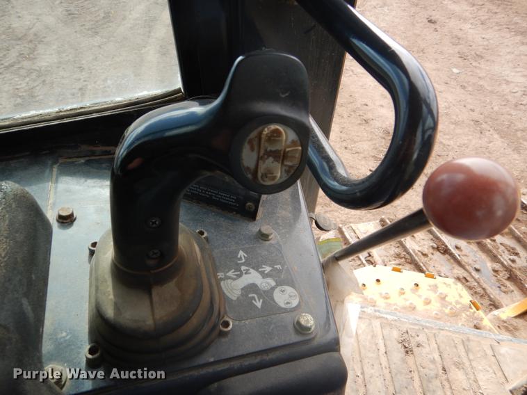 image for item DY9223 2007 John Deere 700J XLT dozer