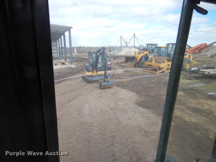 image for item DY9223 2007 John Deere 700J XLT dozer