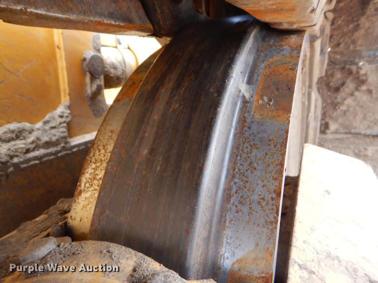 image for item DY9223 2007 John Deere 700J XLT dozer