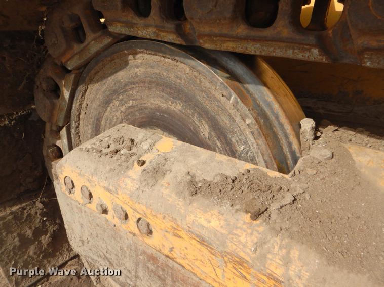 image for item DY9223 2007 John Deere 700J XLT dozer