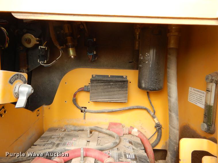 image for item DY9223 2007 John Deere 700J XLT dozer