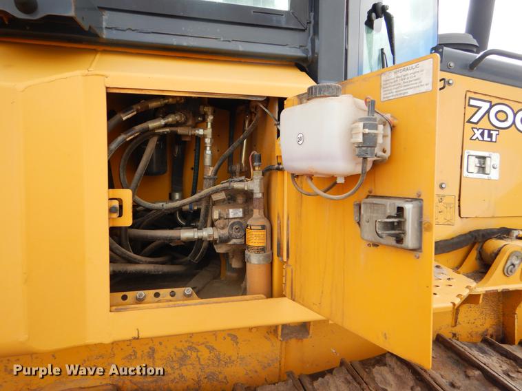 image for item DY9223 2007 John Deere 700J XLT dozer