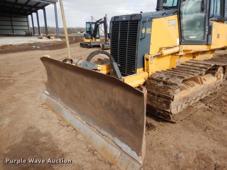 image for item DY9223 2007 John Deere 700J XLT dozer