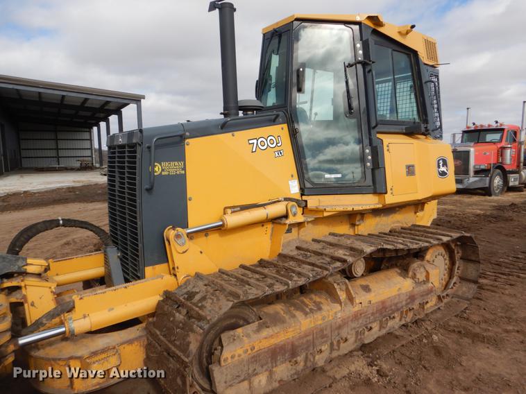 image for item DY9223 2007 John Deere 700J XLT dozer