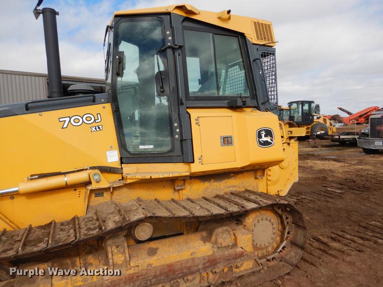 image for item DY9223 2007 John Deere 700J XLT dozer