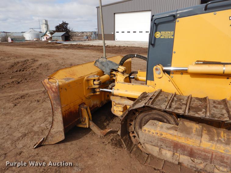 image for item DY9223 2007 John Deere 700J XLT dozer