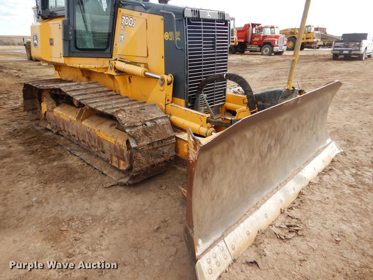 image for item DY9223 2007 John Deere 700J XLT dozer