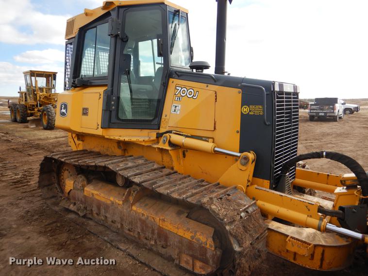 image for item DY9223 2007 John Deere 700J XLT dozer