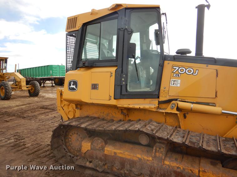 image for item DY9223 2007 John Deere 700J XLT dozer