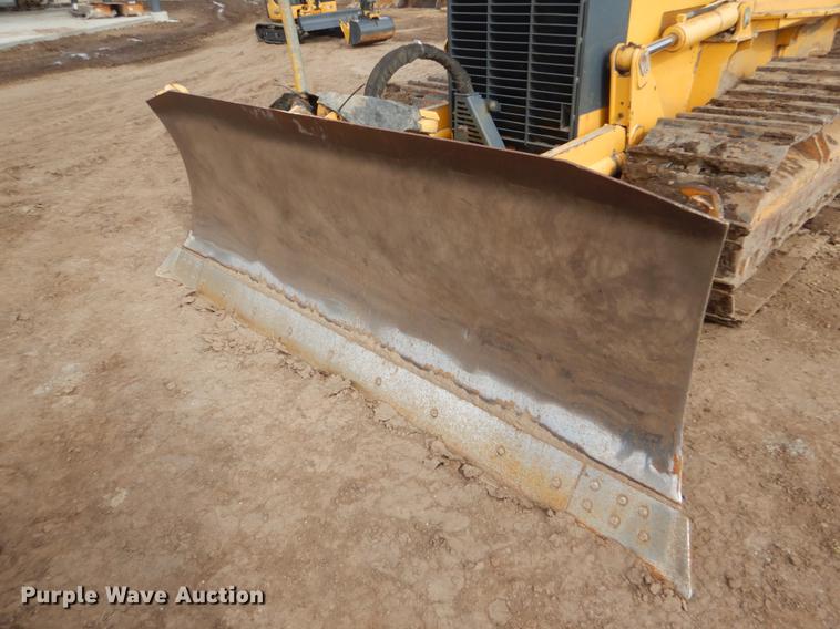 image for item DY9223 2007 John Deere 700J XLT dozer