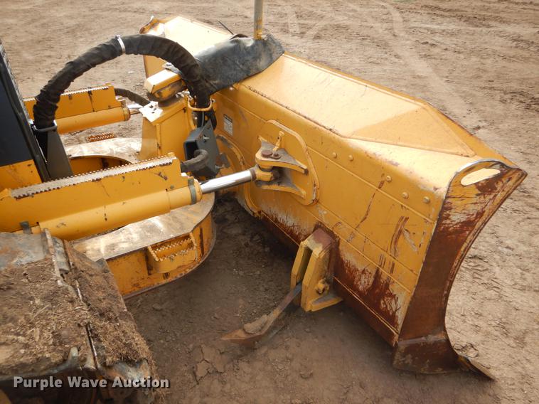 image for item DY9223 2007 John Deere 700J XLT dozer