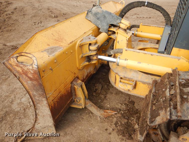 image for item DY9223 2007 John Deere 700J XLT dozer